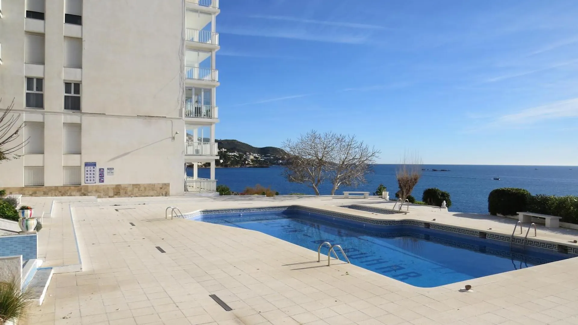 Blaumar Apartment Roses Spain