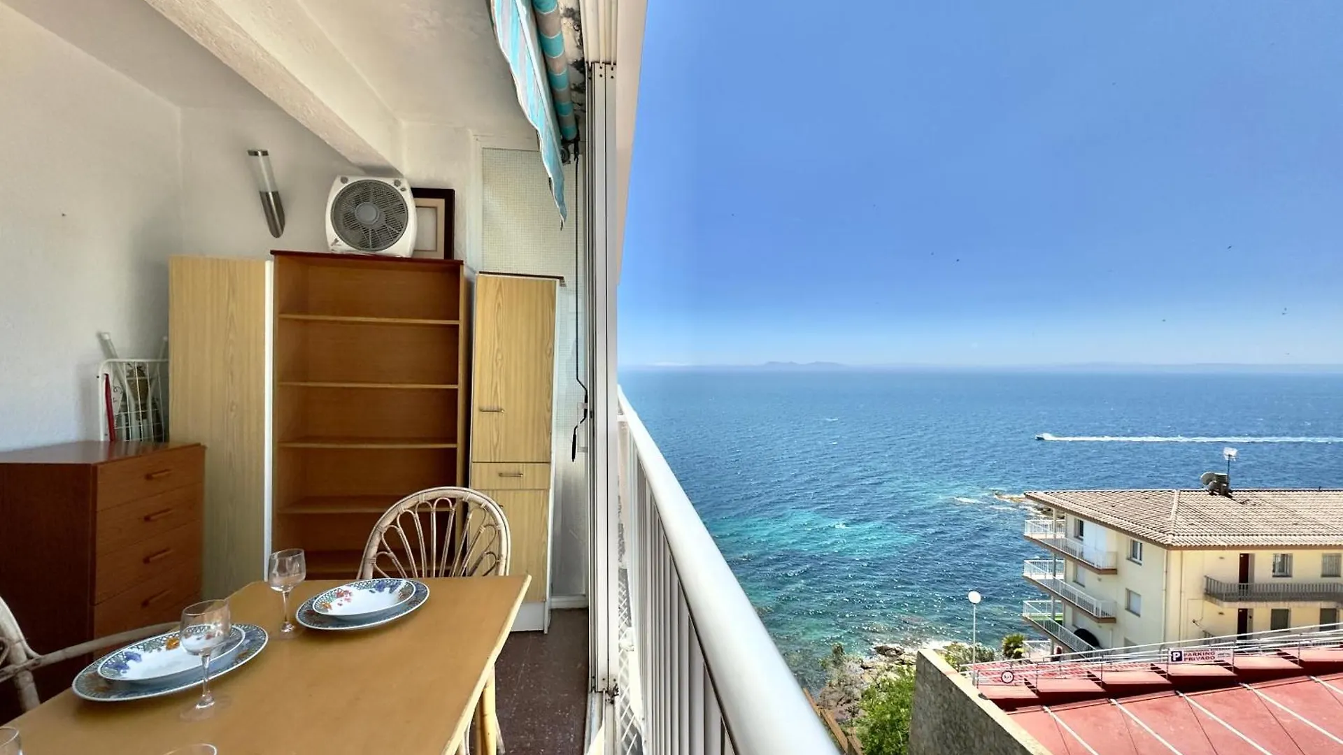 Blaumar Apartment Roses